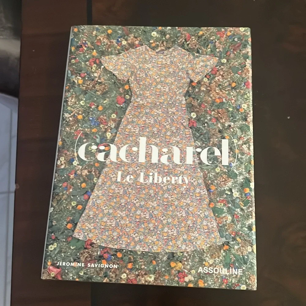 📚ASSOULINE Set of 3 Coffee Table Books Little Black Dress Cacharel Vueve